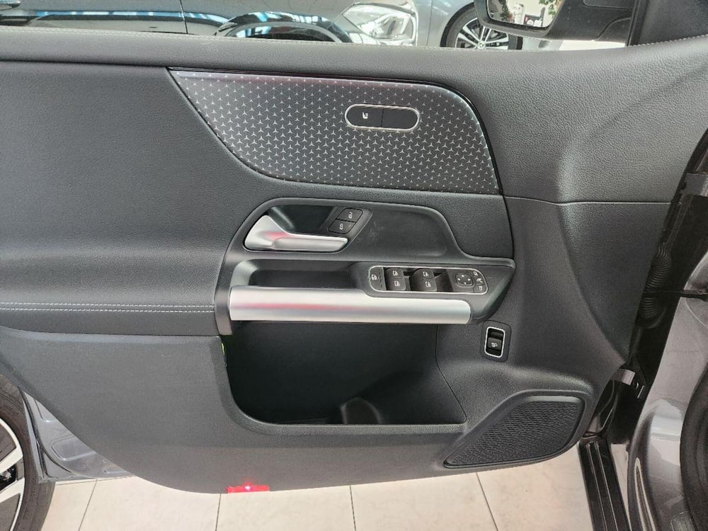 Mercedes-Benz Classe B usata a Milano (9)