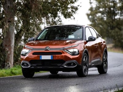 Citroen C4 PureTech 130 S&amp;S EAT8 Shine  del 2022 usata a Vitulazio