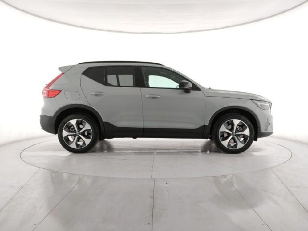 Volvo XC40 nuova a Modena (7)