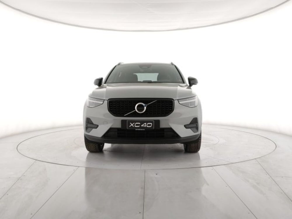 Volvo XC40 nuova a Modena (9)