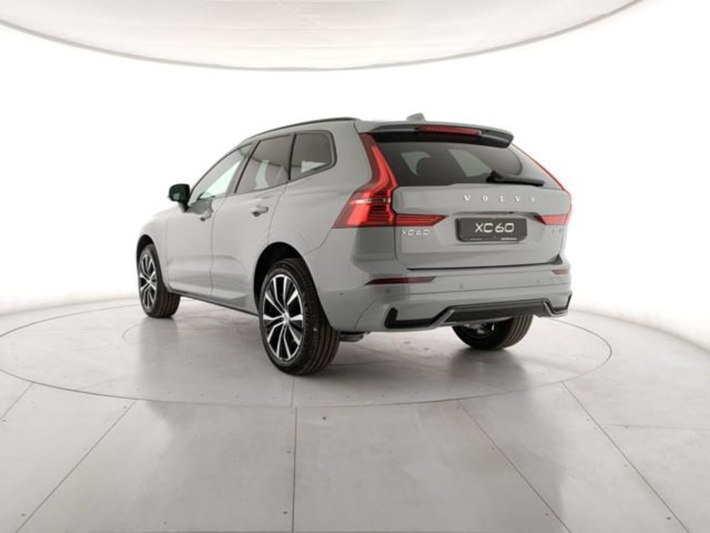 Volvo XC60 nuova a Modena (3)