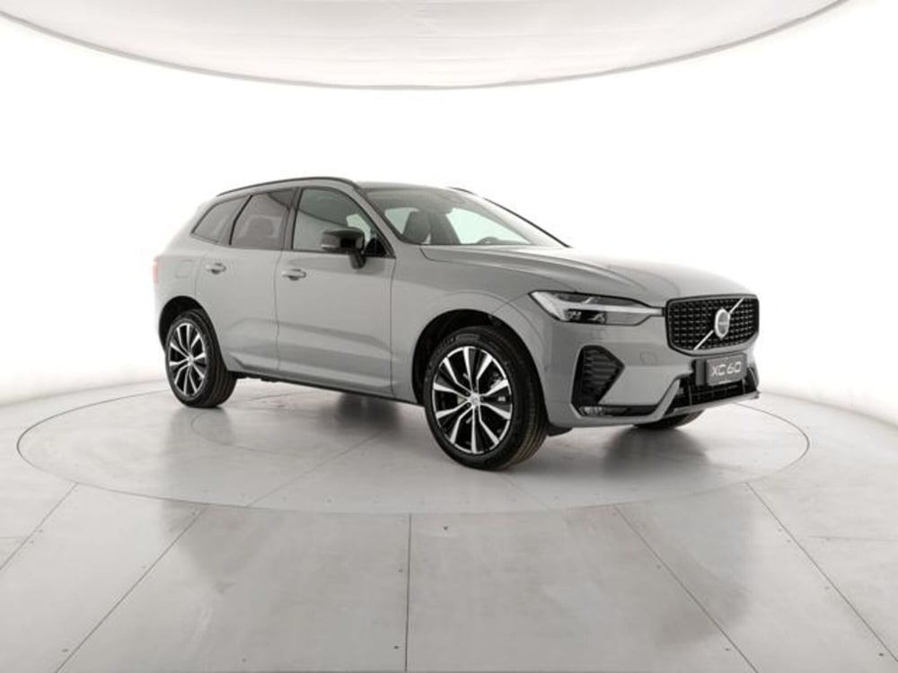 Volvo XC60 nuova a Modena (6)