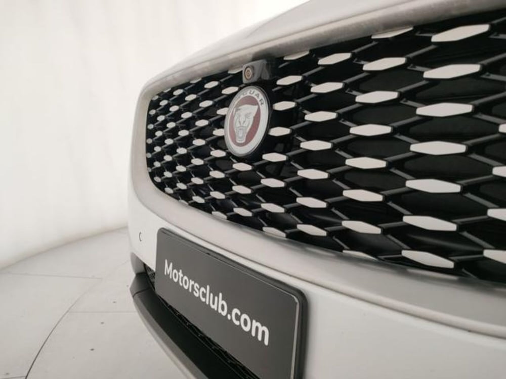 Jaguar E-Pace usata a Modena (11)