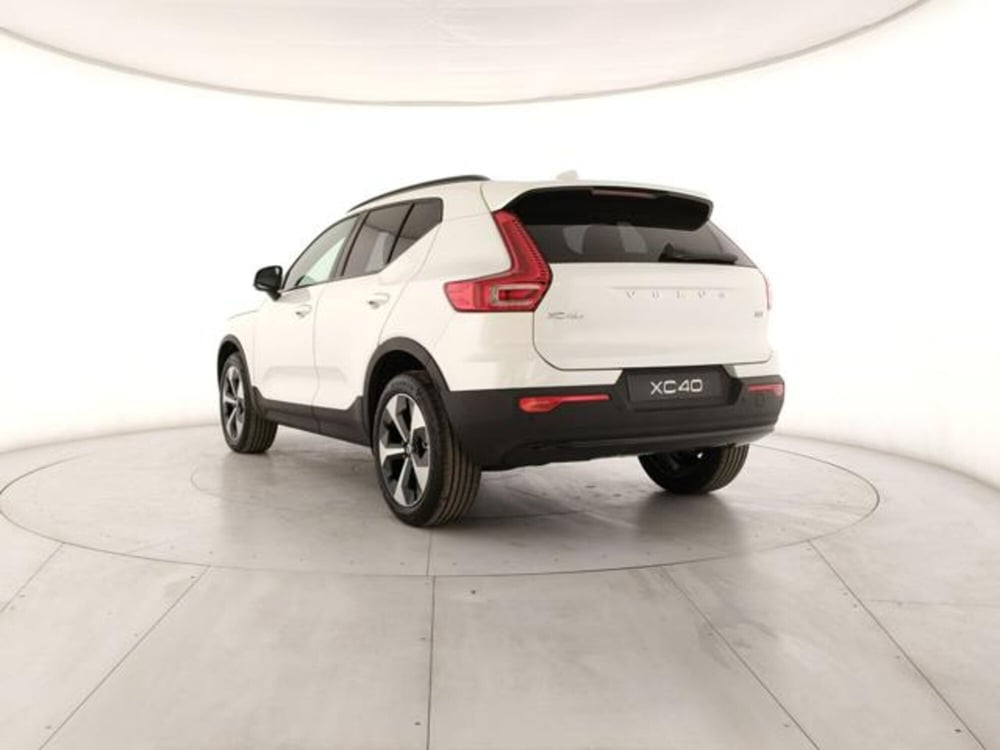 Volvo XC40 nuova a Modena (3)