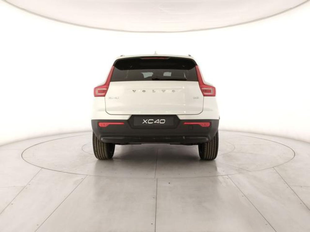 Volvo XC40 nuova a Modena (4)