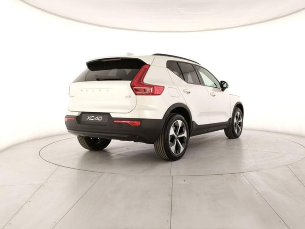 Volvo XC40 nuova a Modena (5)