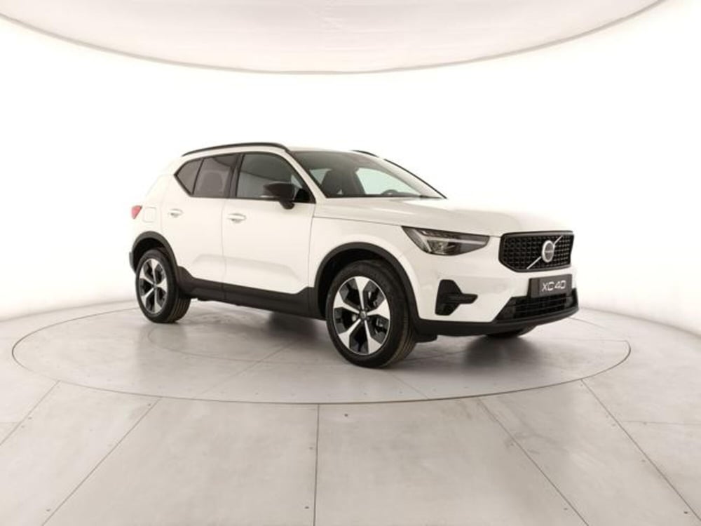 Volvo XC40 nuova a Modena (6)