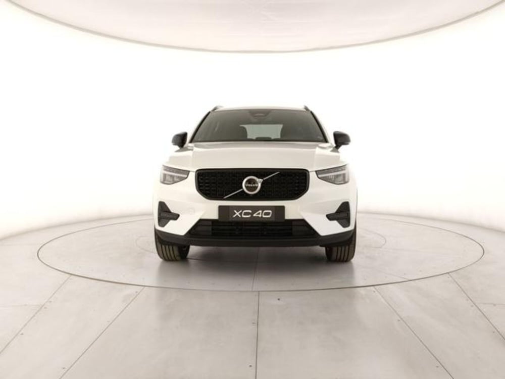 Volvo XC40 nuova a Modena (7)