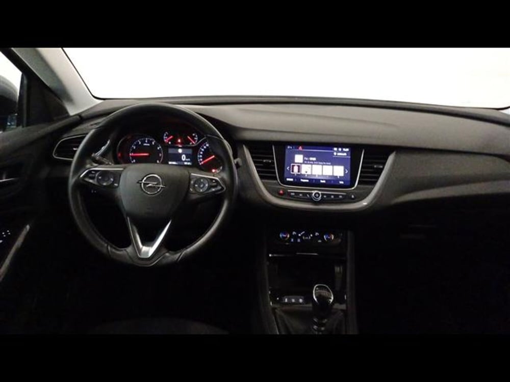 Opel Grandland X usata a Milano (6)