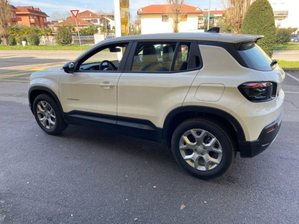 Jeep Avenger nuova a Milano (5)