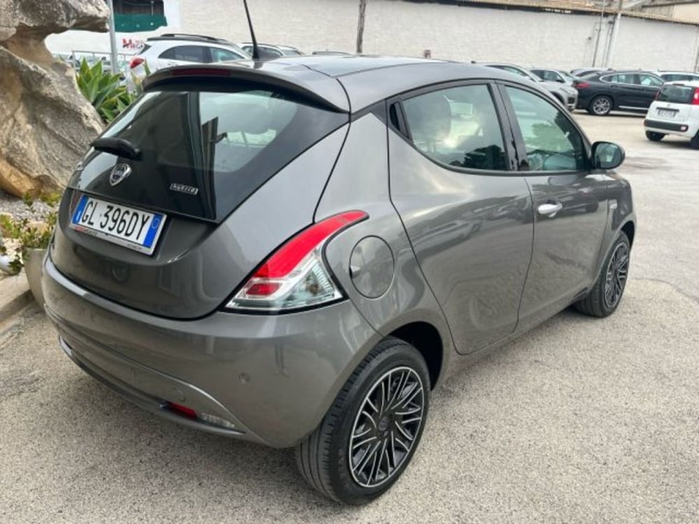 Lancia Ypsilon usata a Trapani (6)