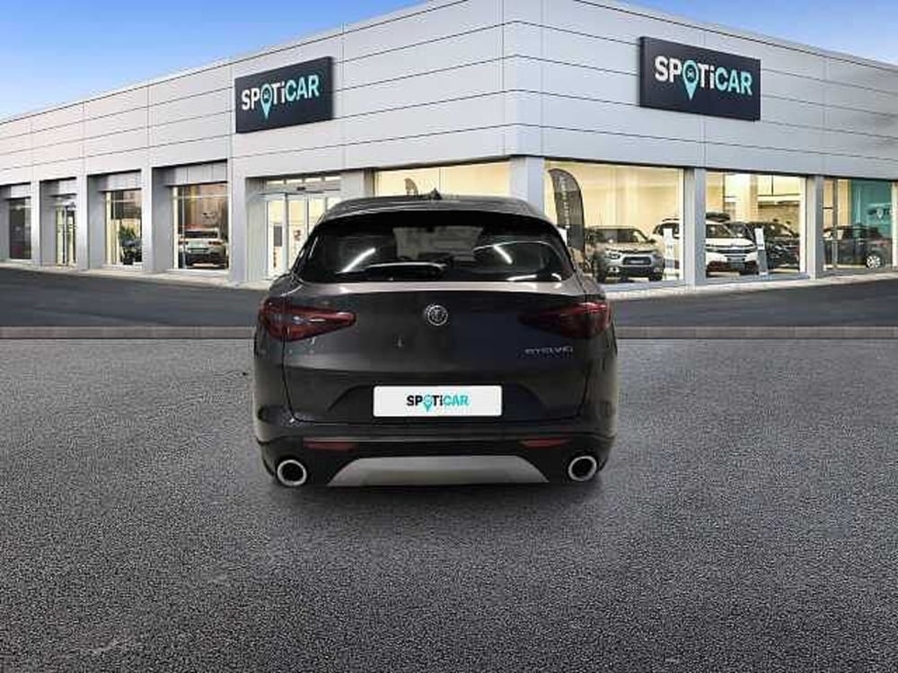 Alfa Romeo Stelvio usata a Perugia (9)