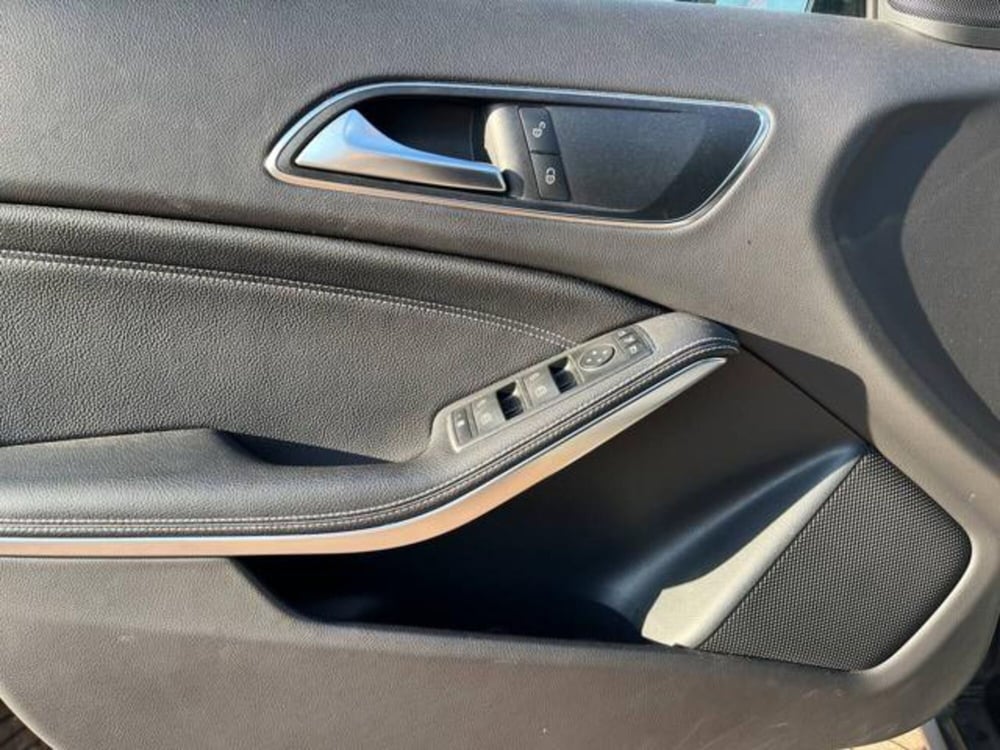 Mercedes-Benz GLA SUV usata a Milano (11)