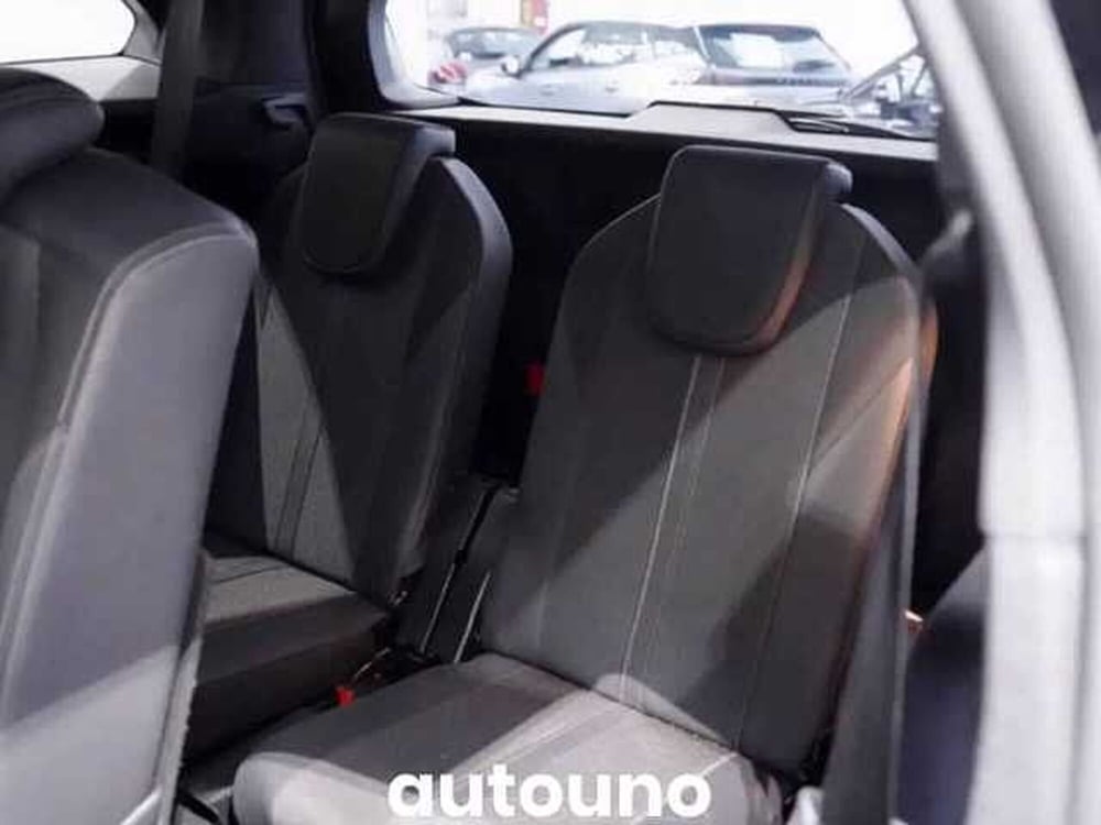 Peugeot 5008 usata a Napoli (20)