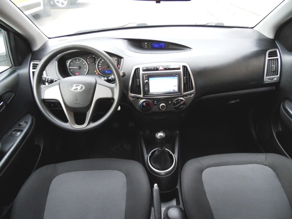 Hyundai i20 usata a La Spezia (7)