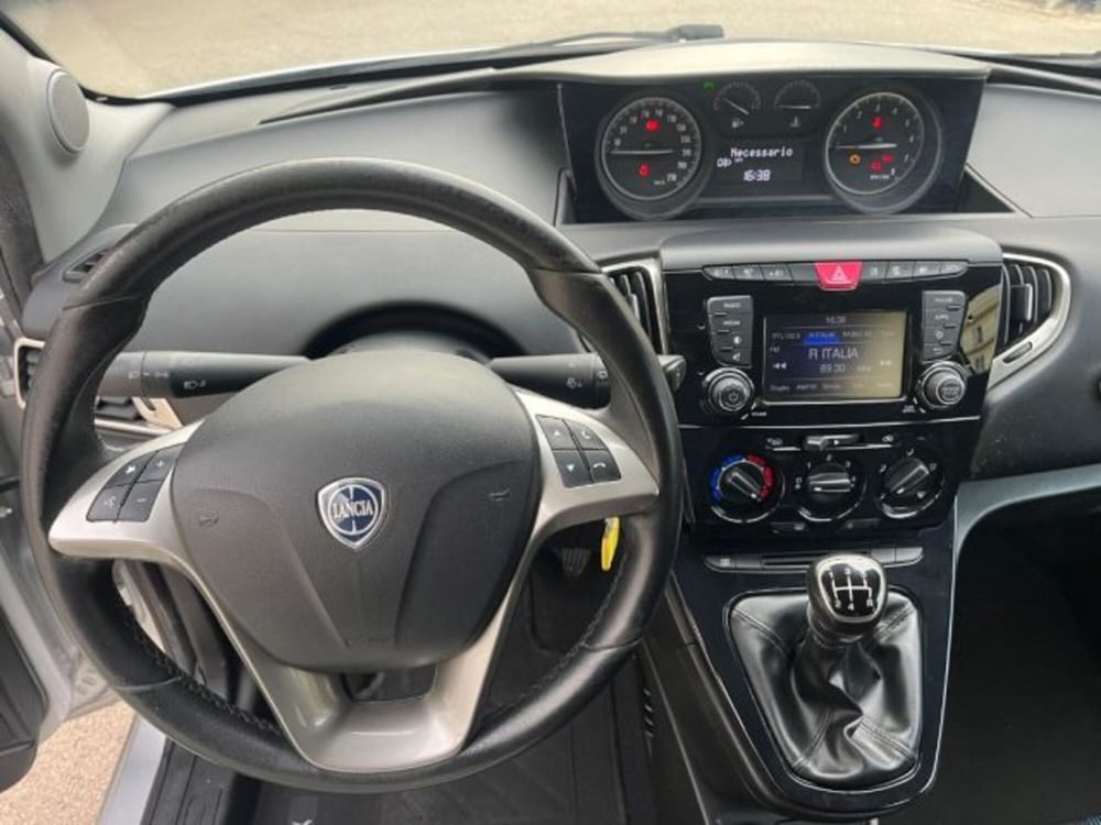 Lancia Ypsilon usata a Trapani (14)