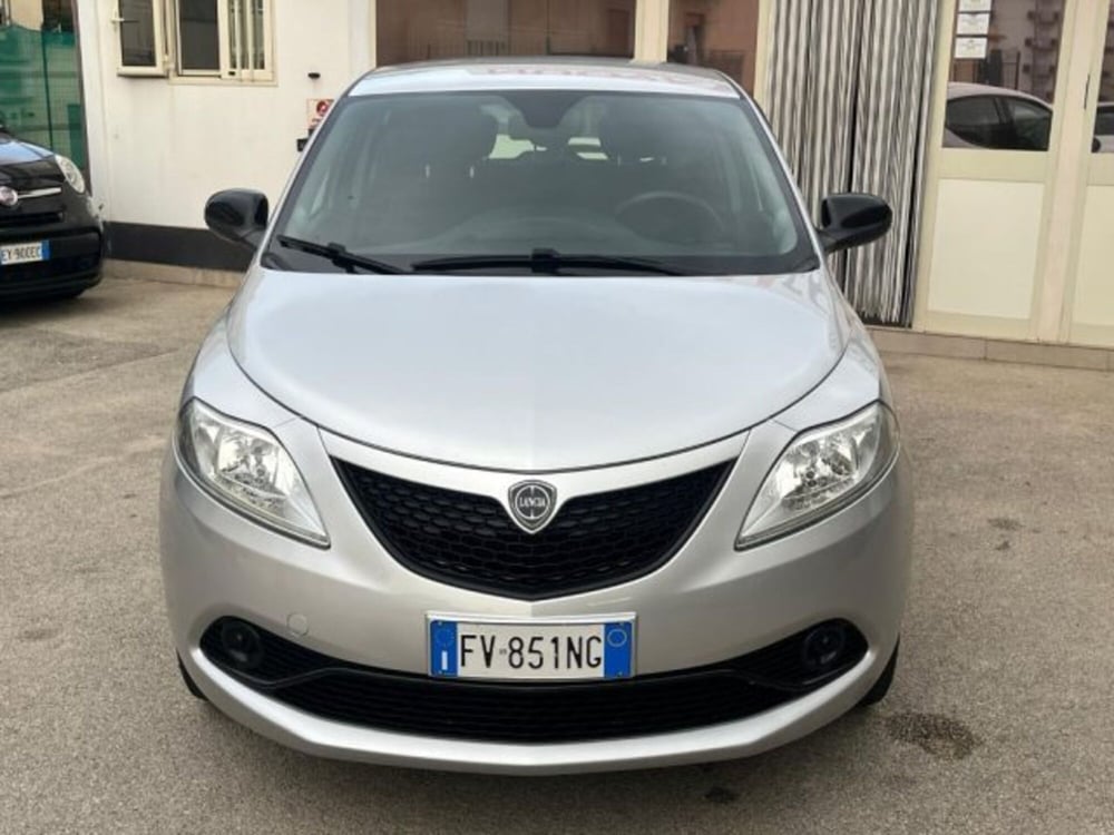 Lancia Ypsilon usata a Trapani (2)