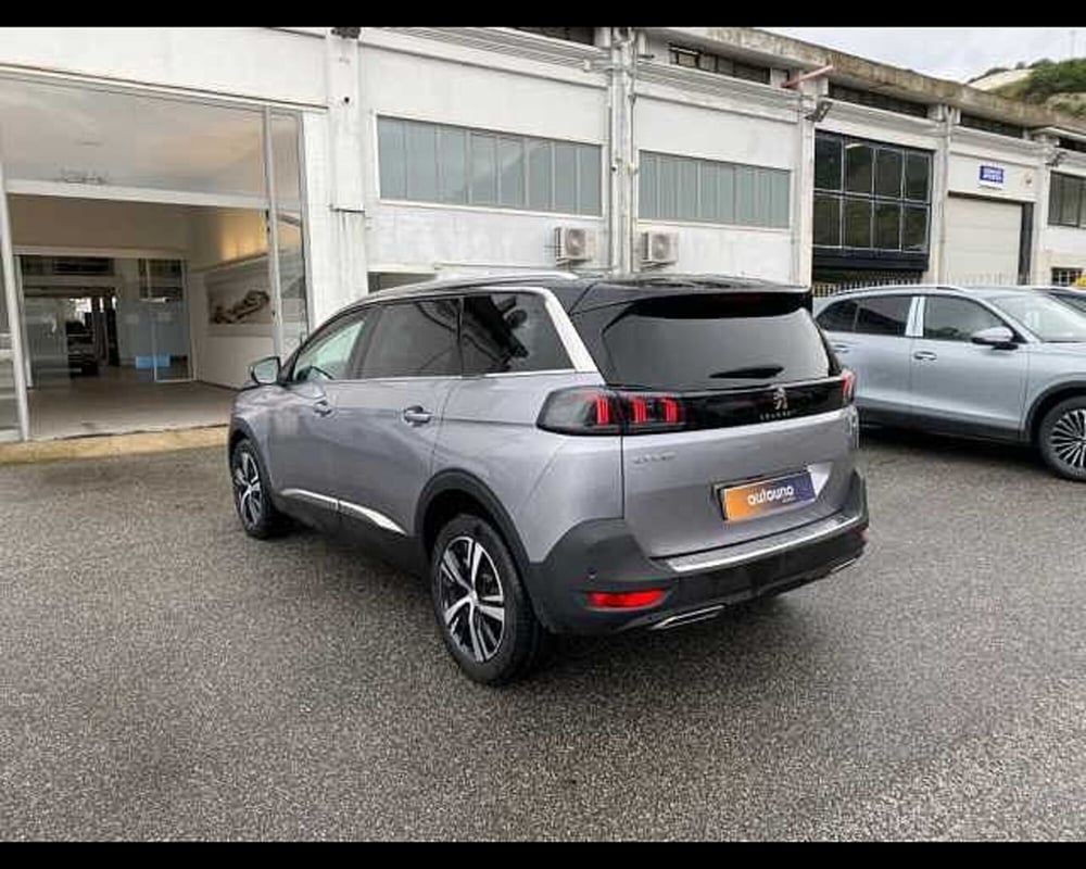 Peugeot 5008 usata a Napoli (3)