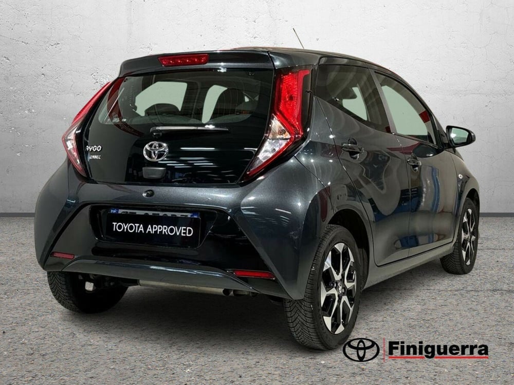 Toyota Aygo usata a Lecco (4)