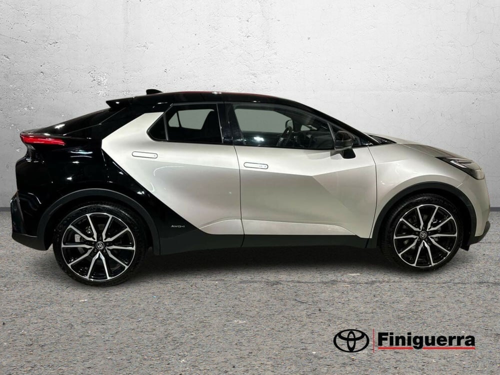 Toyota Toyota C-HR usata a Lecco (5)