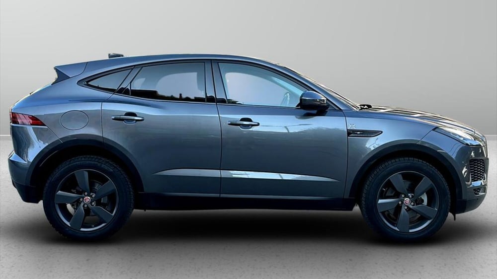 Jaguar E-Pace usata a Varese (3)