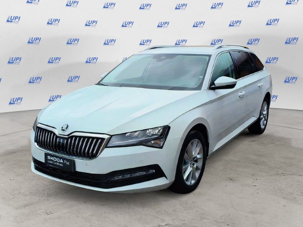 Skoda Superb Station Wagon nuova a Prato