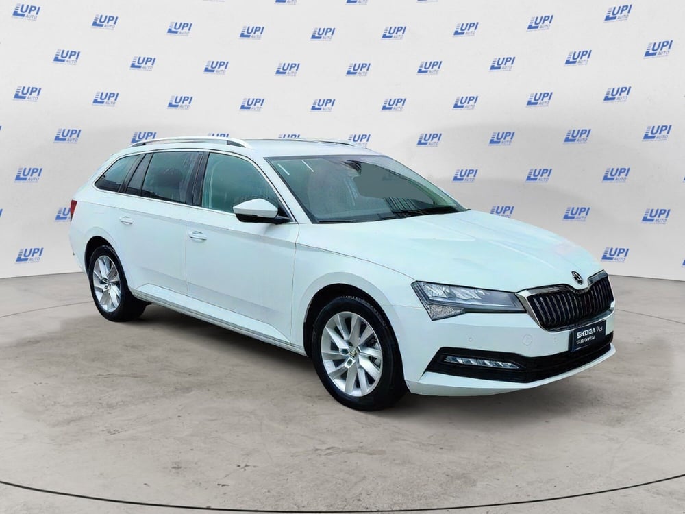 Skoda Superb Station Wagon nuova a Prato (5)