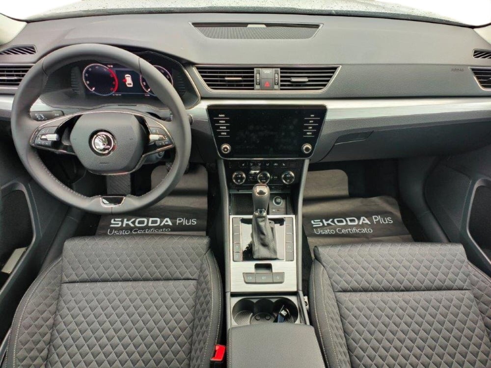 Skoda Superb Station Wagon nuova a Prato (8)