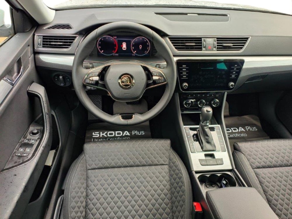 Skoda Superb Station Wagon nuova a Prato (9)