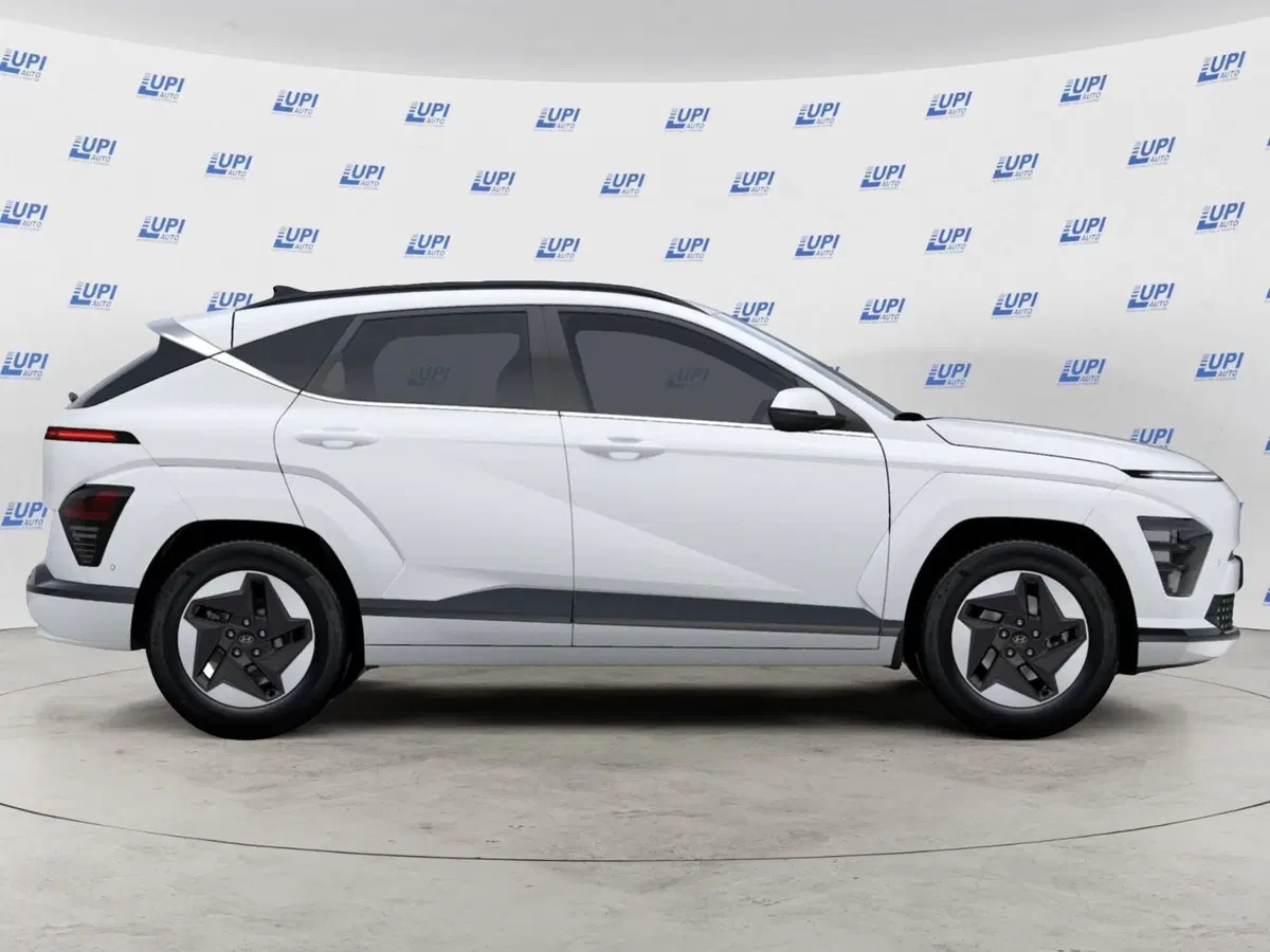 Hyundai Kona nuova a Pistoia (5)