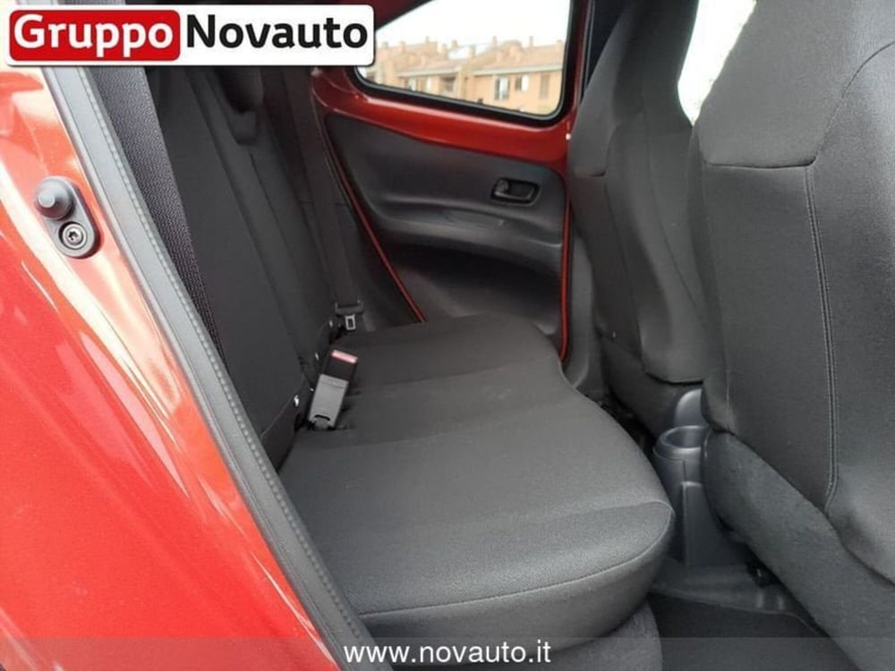 Toyota Aygo X nuova a Varese (13)