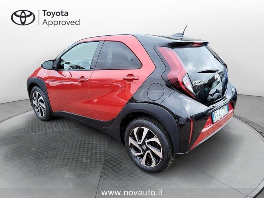 Toyota Aygo X nuova a Varese (2)