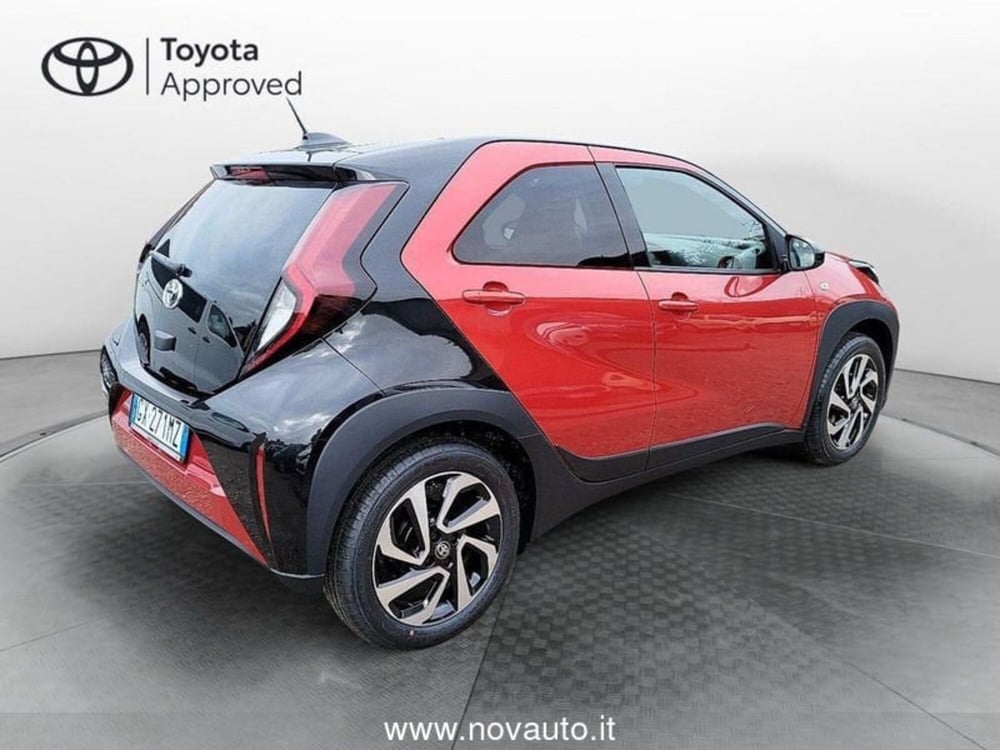 Toyota Aygo X nuova a Varese (3)