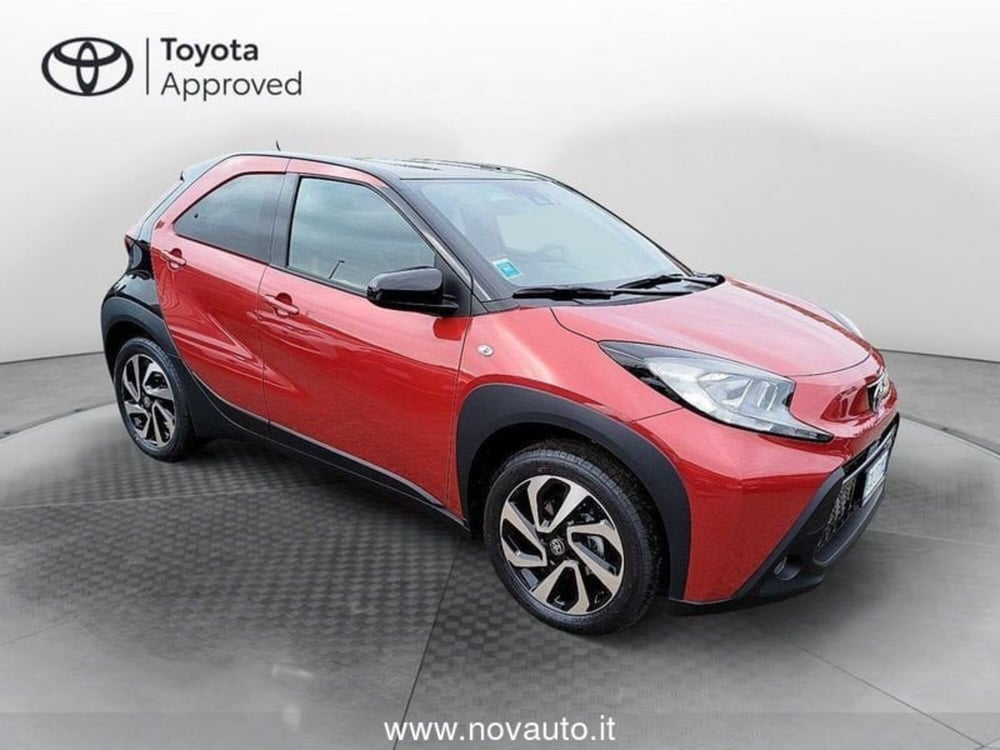 Toyota Aygo X nuova a Varese (4)