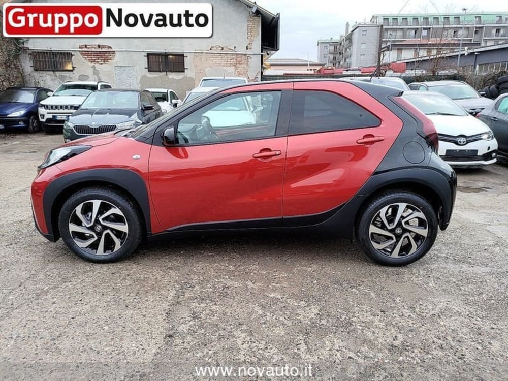 Toyota Aygo X nuova a Varese (6)