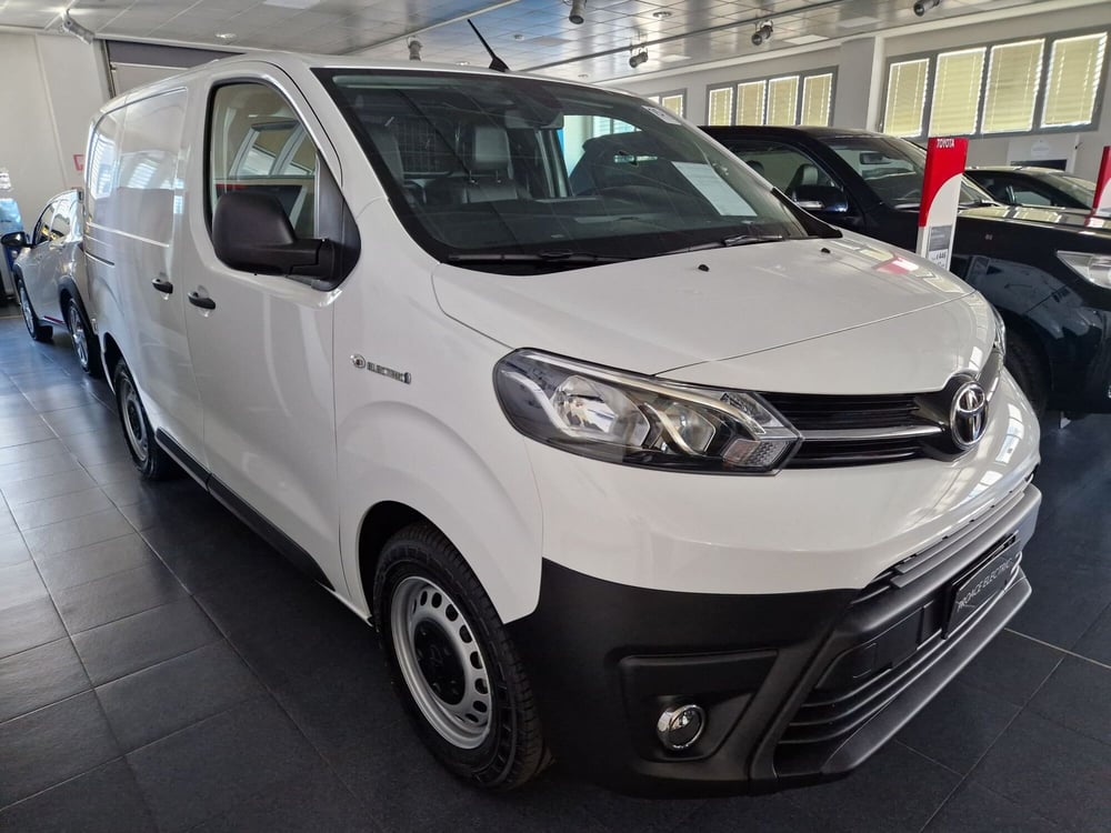 Toyota Proace nuova a Cremona (3)