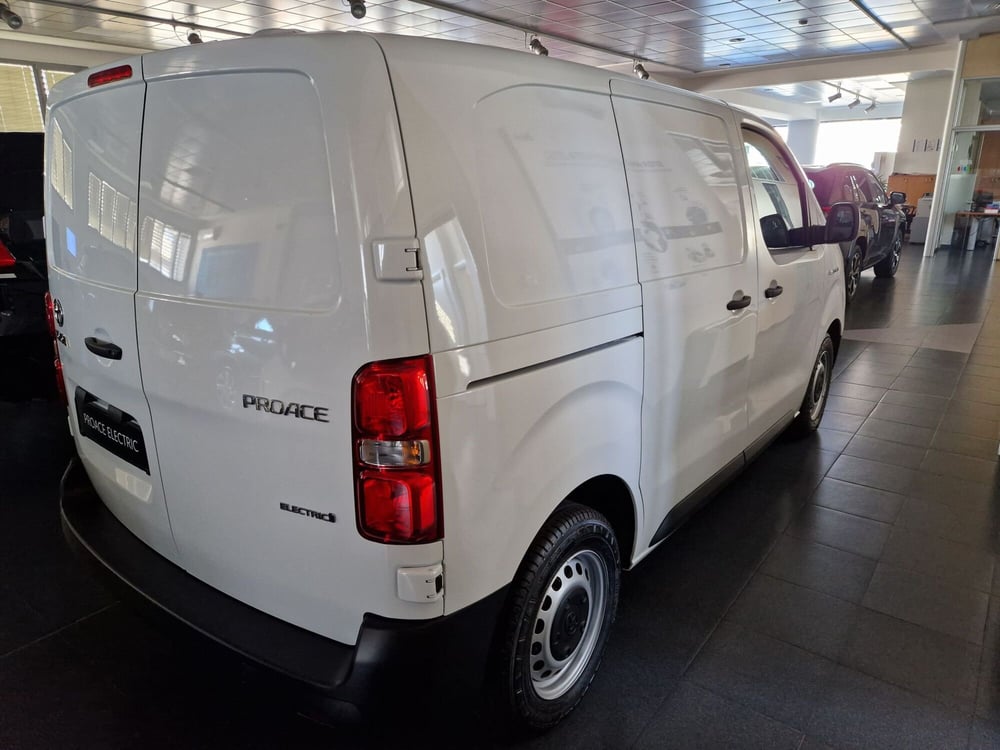 Toyota Proace nuova a Cremona (7)