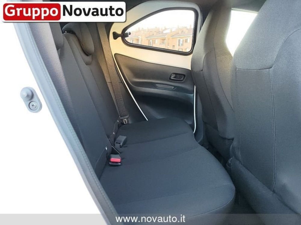 Toyota Aygo X nuova a Varese (14)