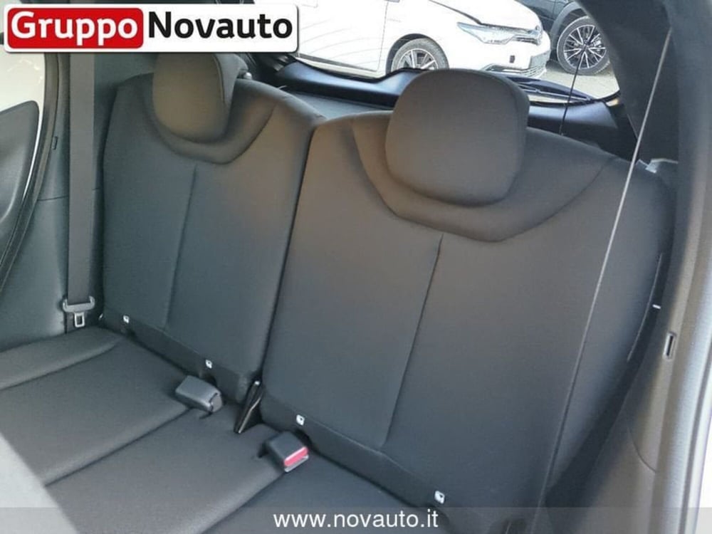 Toyota Aygo X nuova a Varese (16)