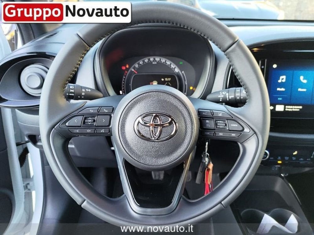 Toyota Aygo X nuova a Varese (19)