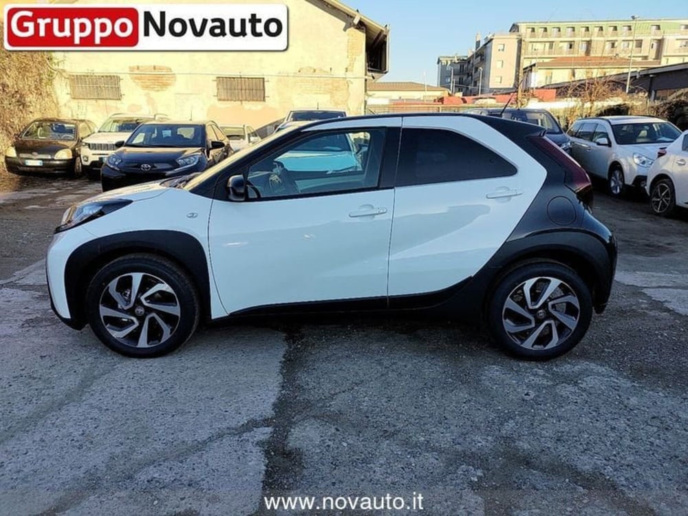 Toyota Aygo X nuova a Varese (7)