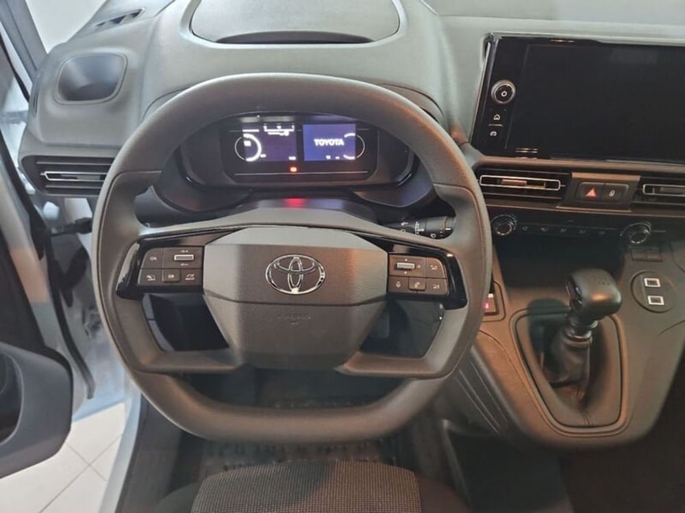 Toyota Proace City nuova a Vicenza (12)