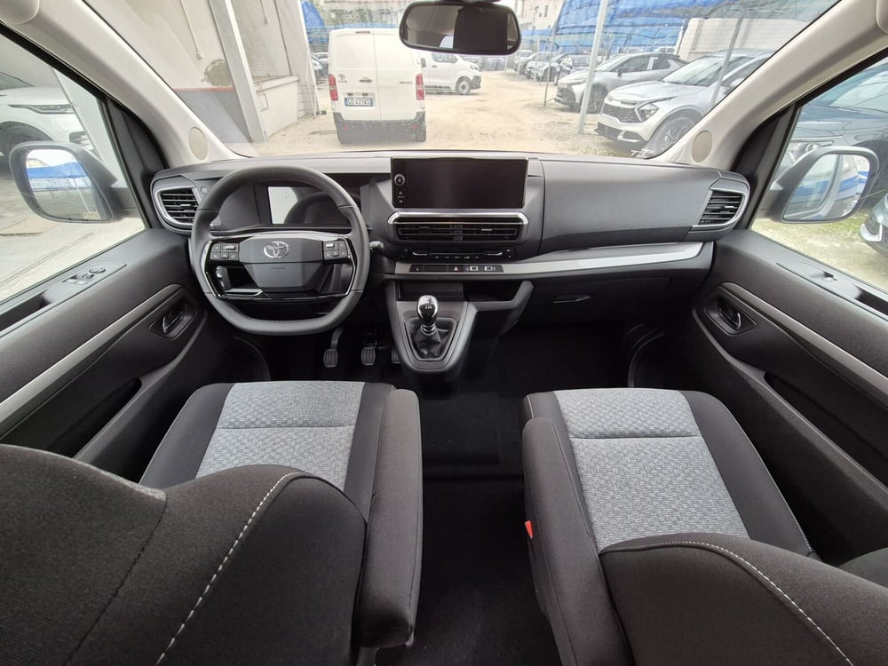 Toyota Proace Verso nuova a Cremona (9)