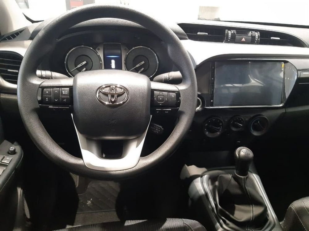 Toyota Hilux nuova a Vicenza (13)