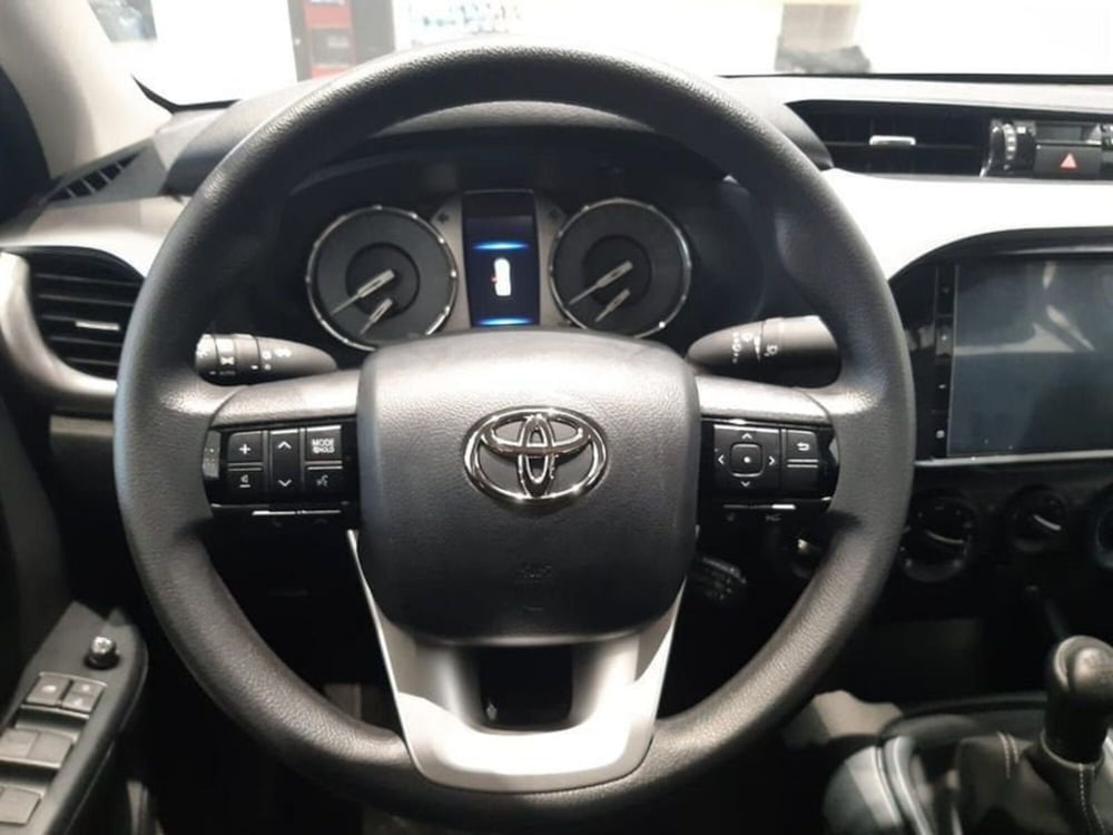 Toyota Hilux nuova a Vicenza (14)