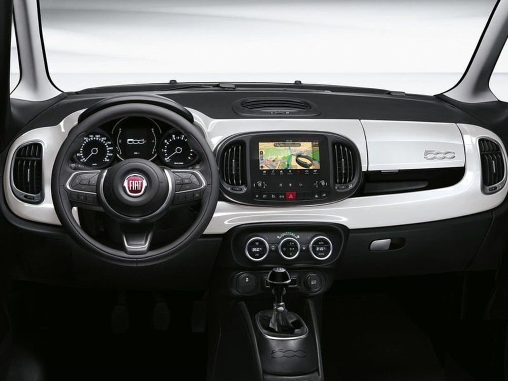 Fiat 500L nuova a Roma (2)