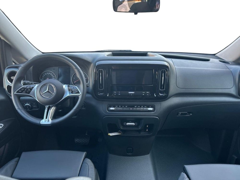 Mercedes-Benz Vito nuova a Milano (9)