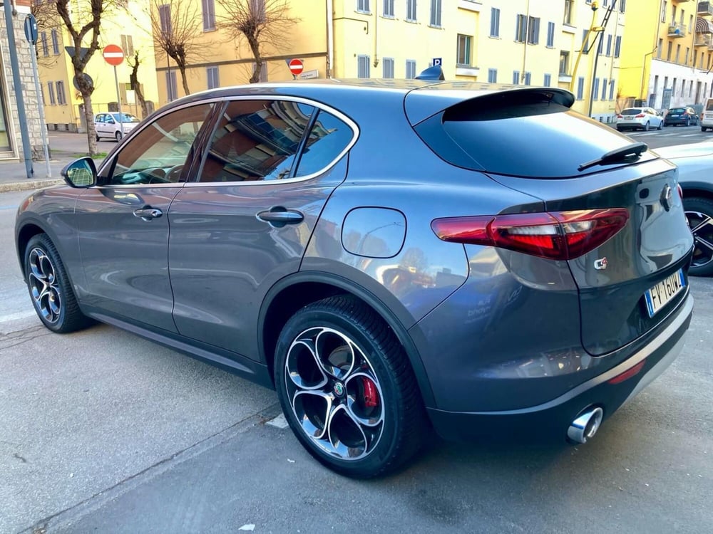 Alfa Romeo Stelvio usata a Parma (4)