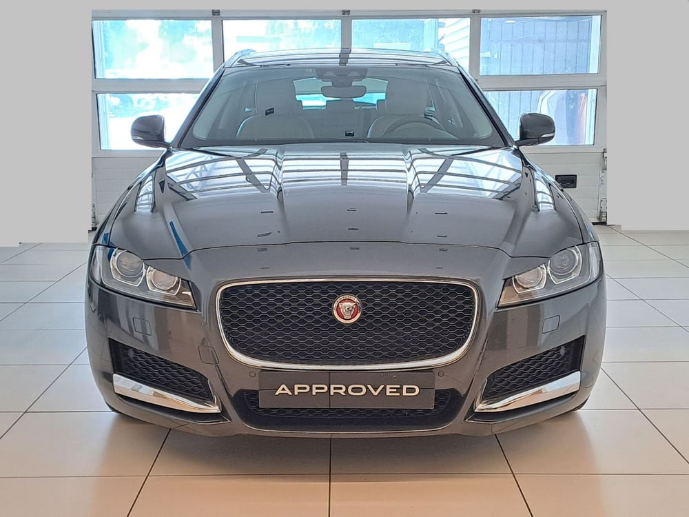 Jaguar XF Sportbrake usata a Pavia (8)