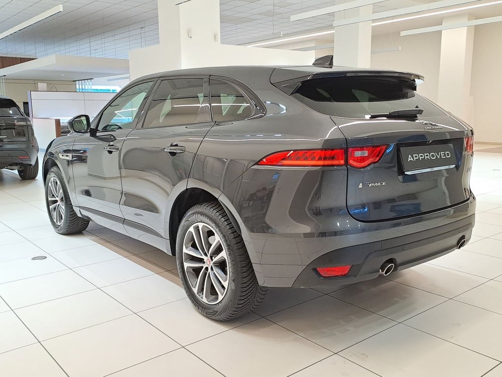 Jaguar F-Pace usata a Pavia (15)